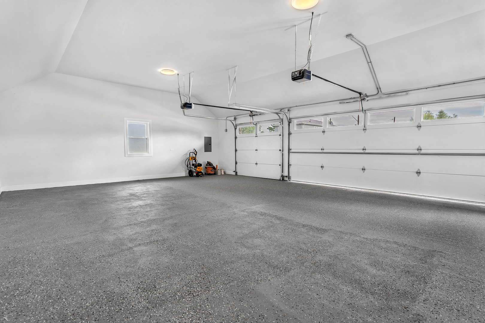 718 E 152nd Street, Phoenix, IL 60426