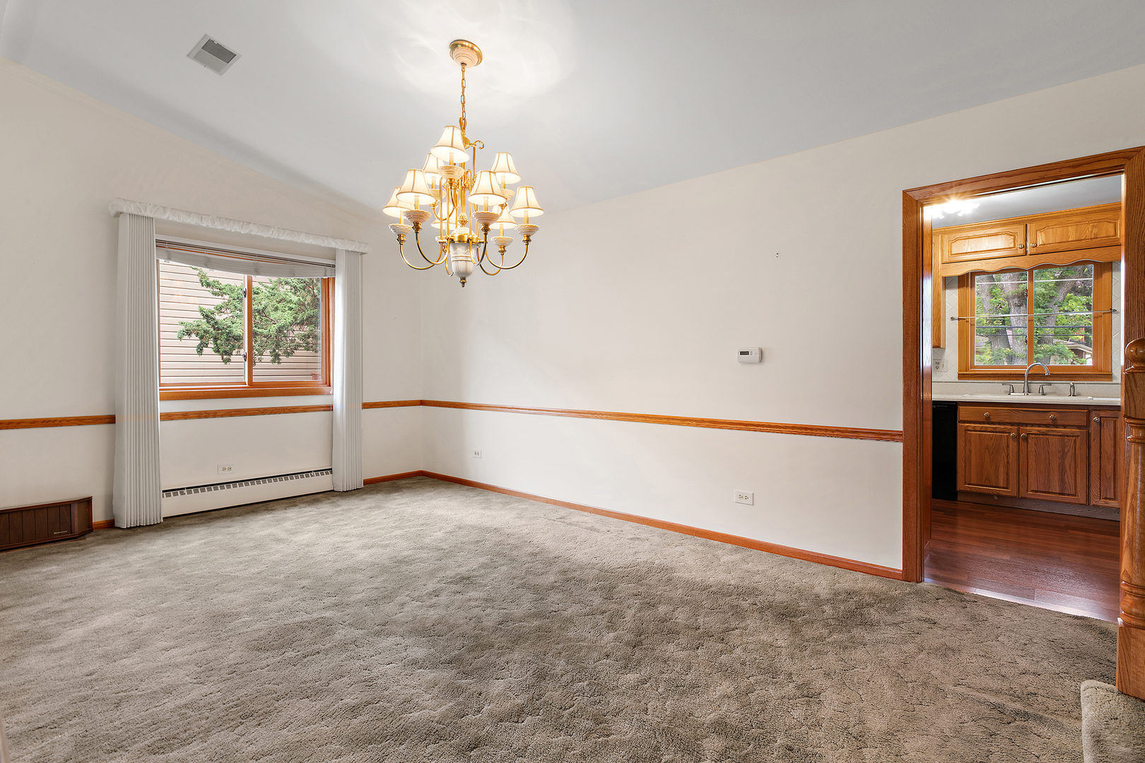 1400 E Ironwood Drive, Mount Prospect, IL 60056