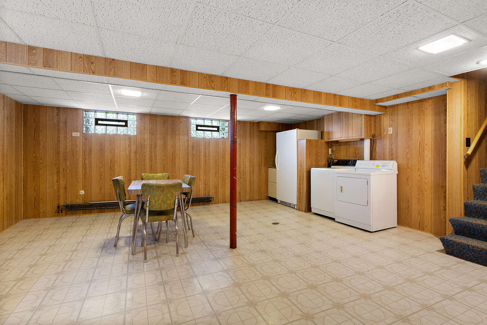 1400 E Ironwood Drive, Mount Prospect, IL 60056