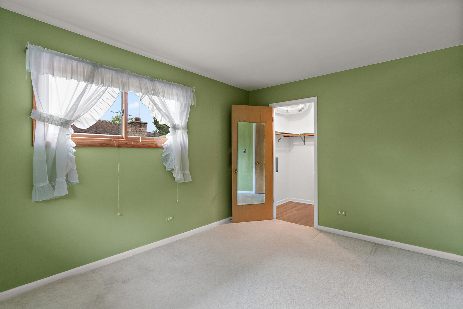 1400 E Ironwood Drive, Mount Prospect, IL 60056