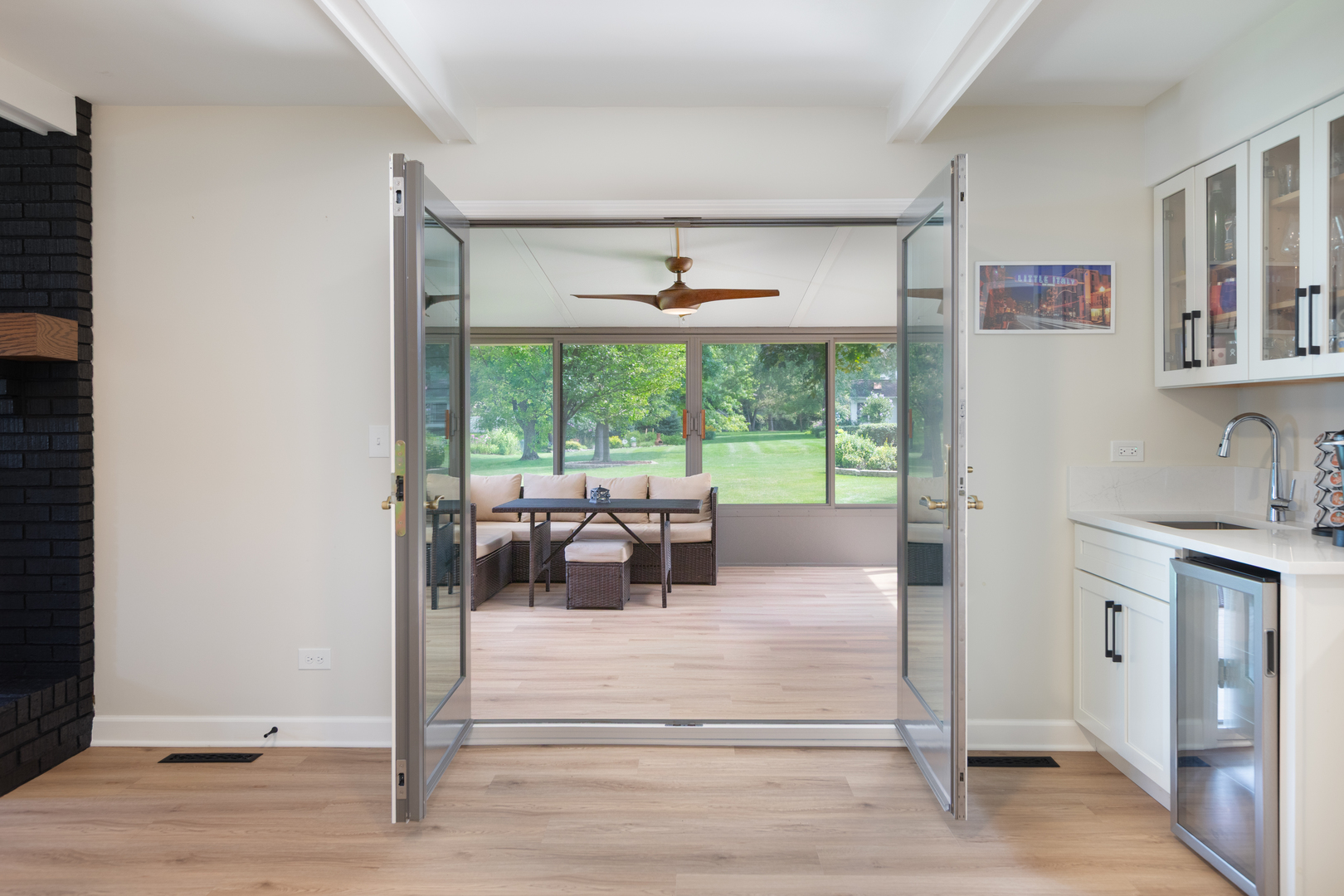 1012 Williamsburg Drive, Naperville, IL 60540