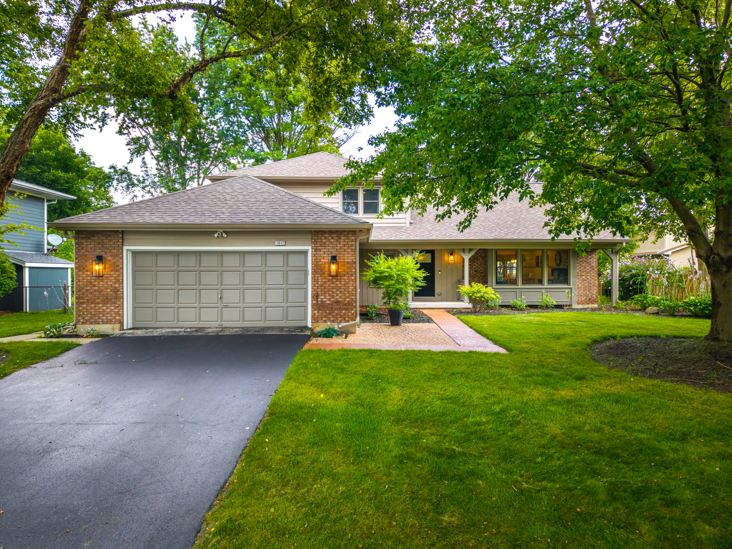 1012 Williamsburg Drive, Naperville, IL 60540