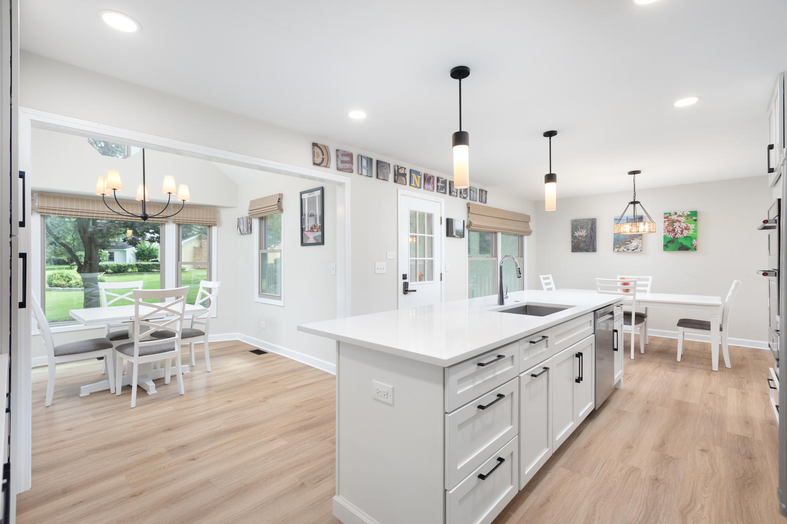1012 Williamsburg Drive, Naperville, IL 60540