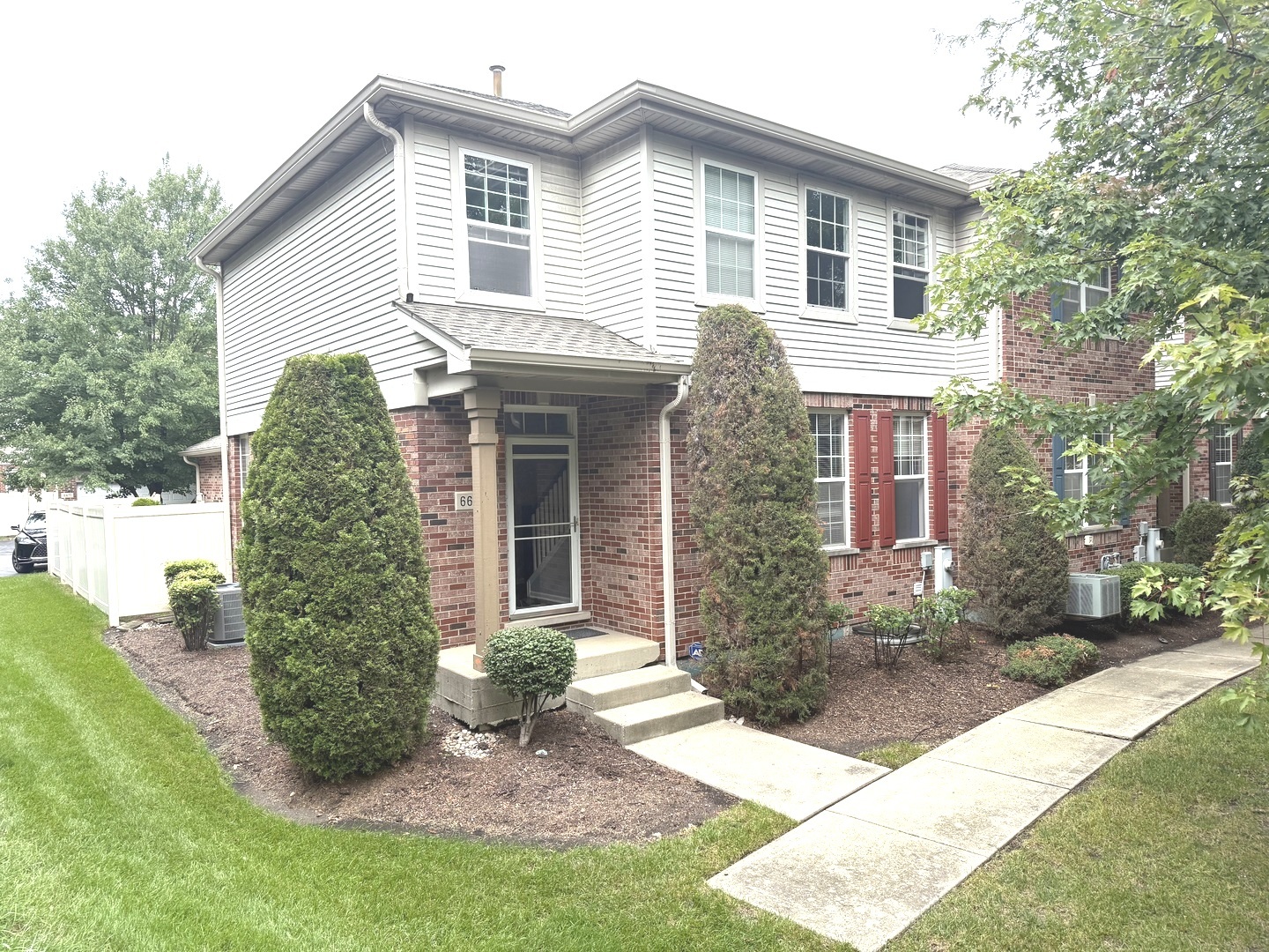 6669 Pine Lake Drive, Tinley Park, IL 60477