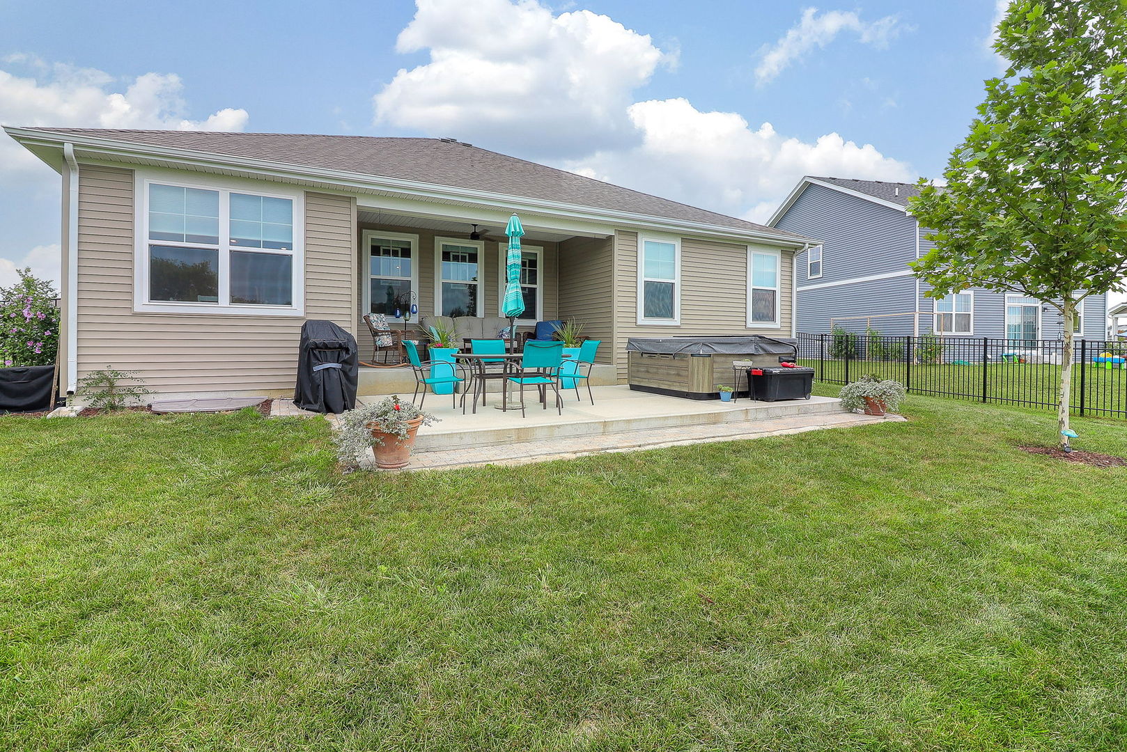 17000 S Corinne Circle, Plainfield, IL 60586