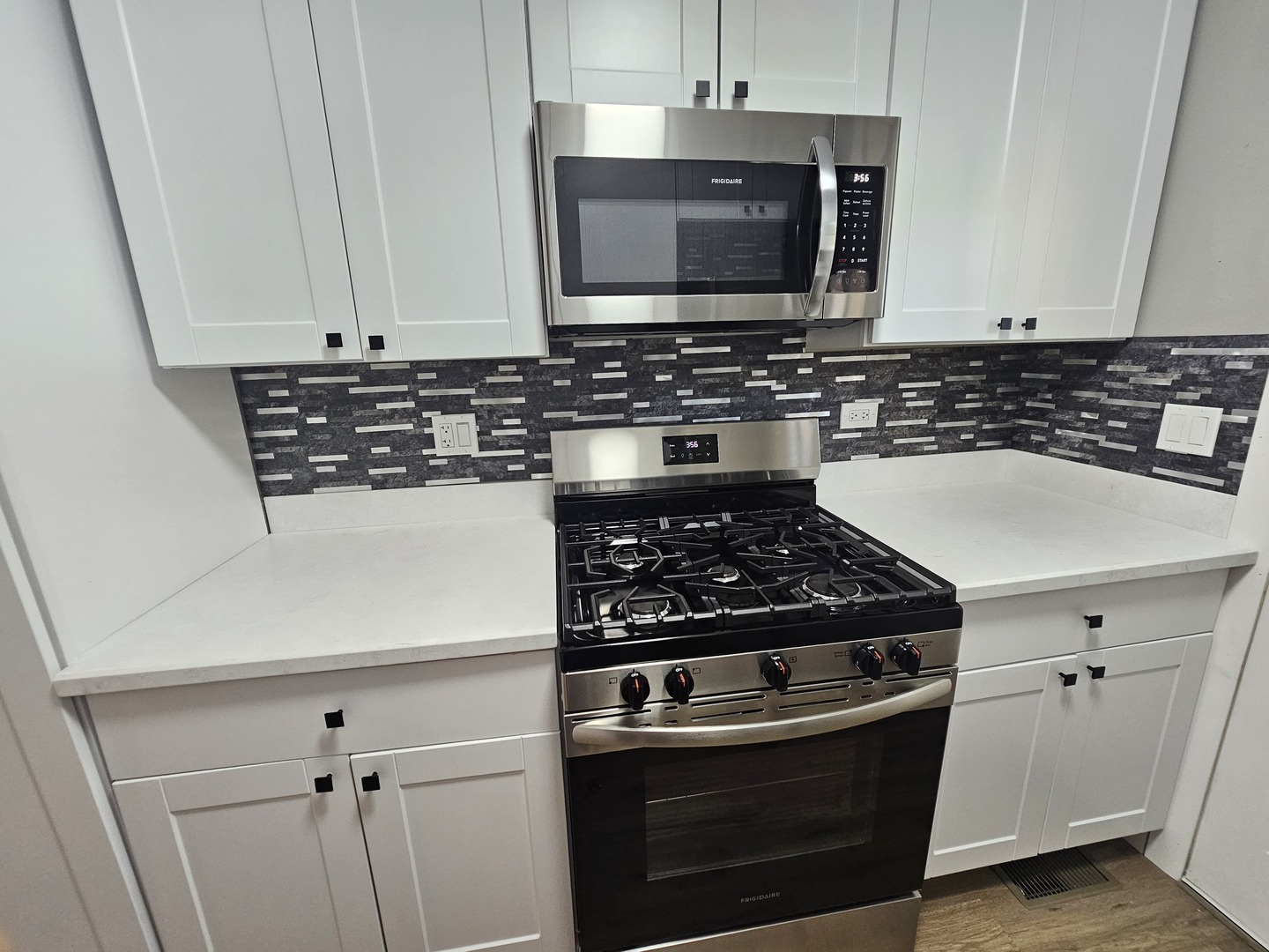 350 Meadow Court #350, Vernon Hills, IL 60061