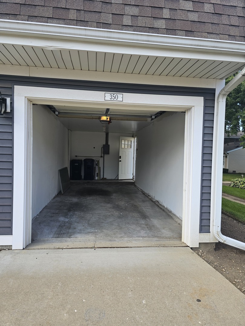 350 Meadow Court #350, Vernon Hills, IL 60061