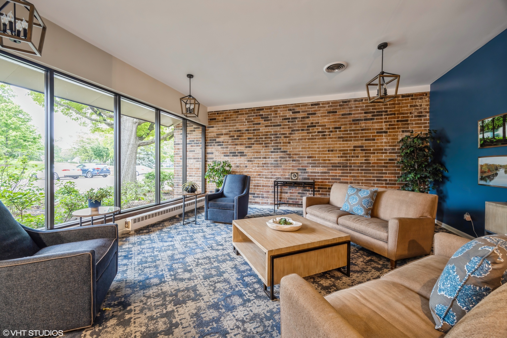 301 Lake Hinsdale Drive #404, Willowbrook, IL 60527