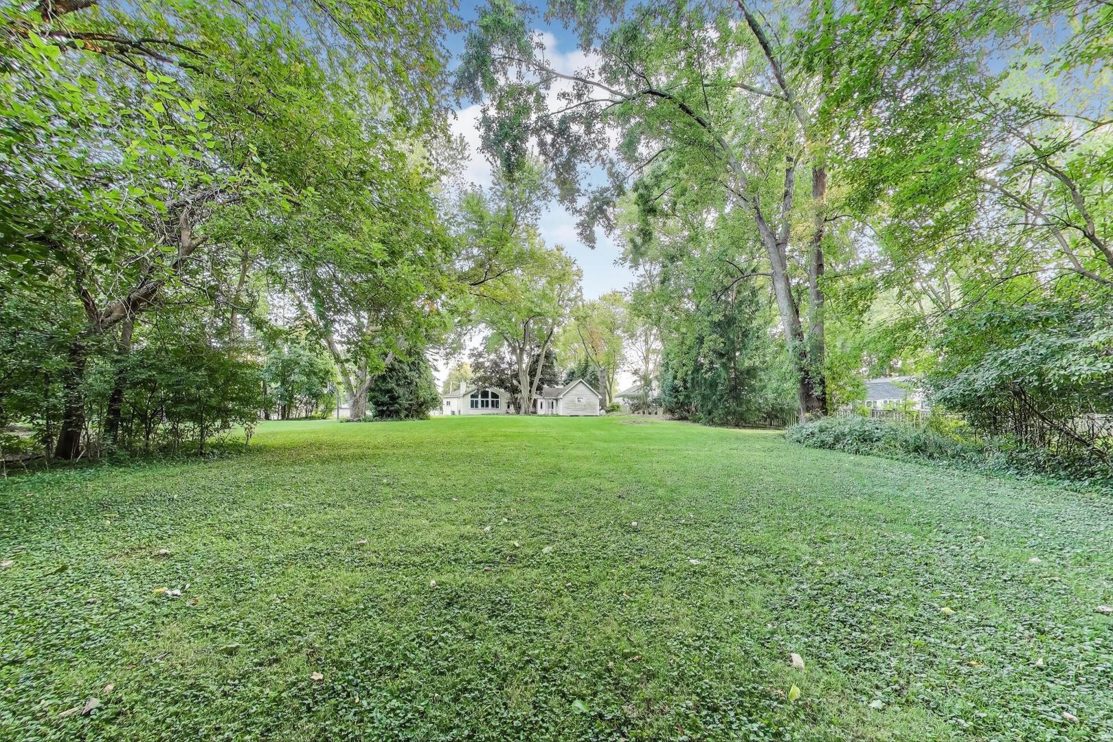 650 W Echo Lane, Palatine, IL 60067