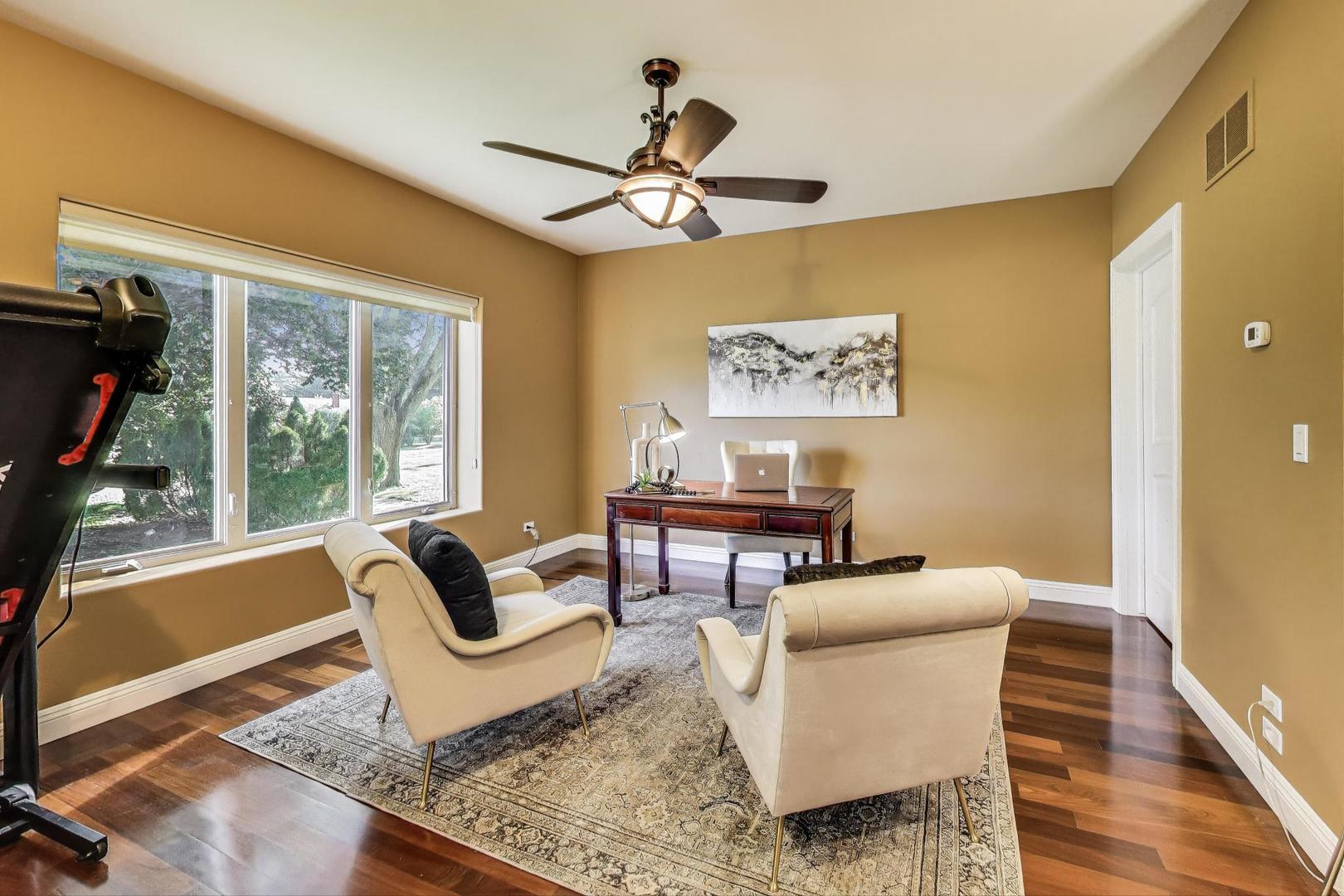 650 W Echo Lane, Palatine, IL 60067