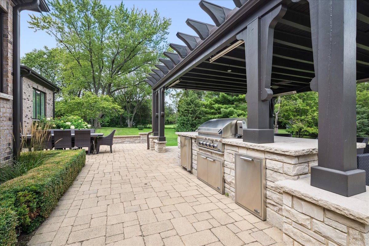 16197 W Woodbine Circle, Vernon Hills, IL 60061