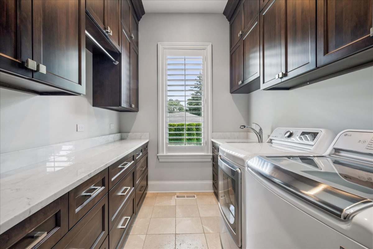 16197 W Woodbine Circle, Vernon Hills, IL 60061
