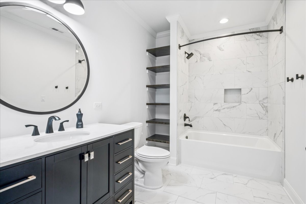 16197 W Woodbine Circle, Vernon Hills, IL 60061