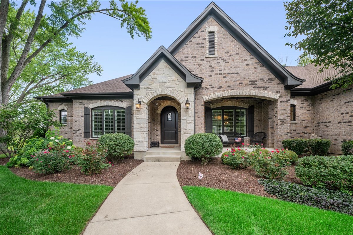 16197 W Woodbine Circle, Vernon Hills, IL 60061