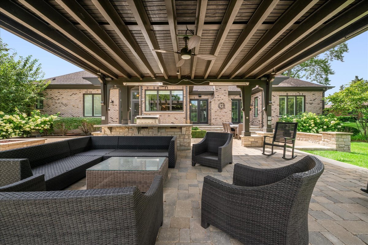 16197 W Woodbine Circle, Vernon Hills, IL 60061