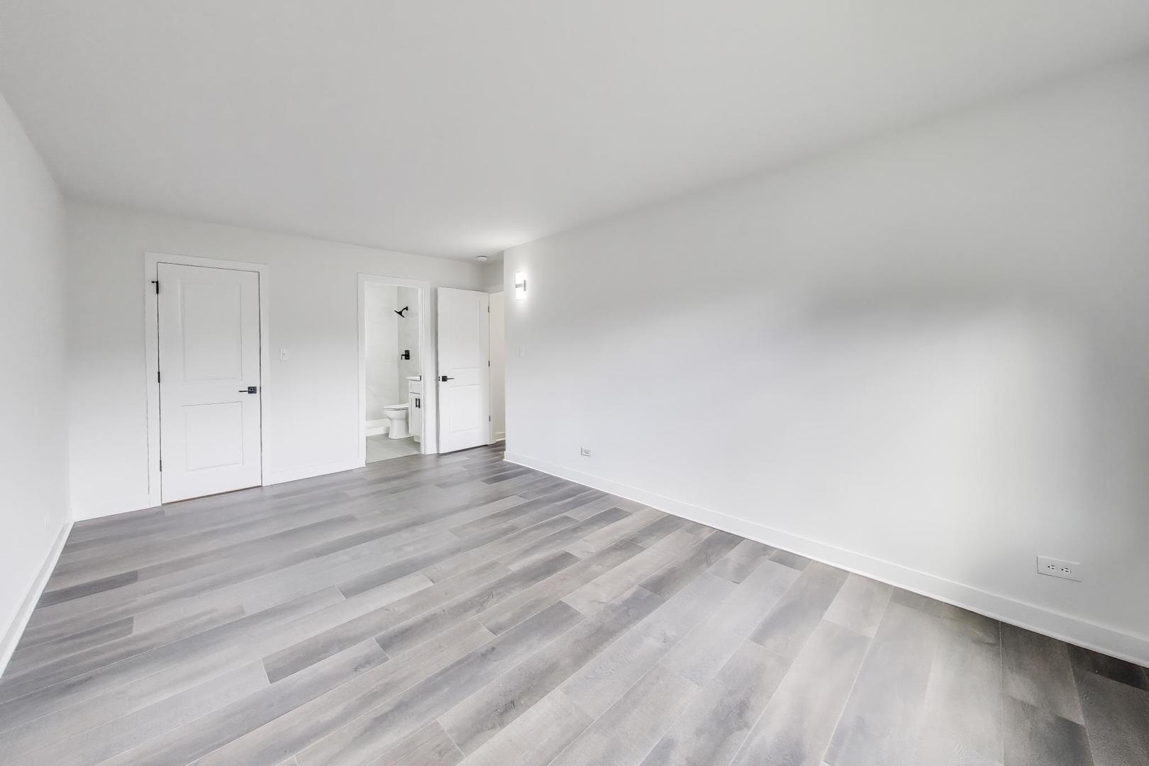 1400 N Elmhurst Road #106, Mount Prospect, IL 60056