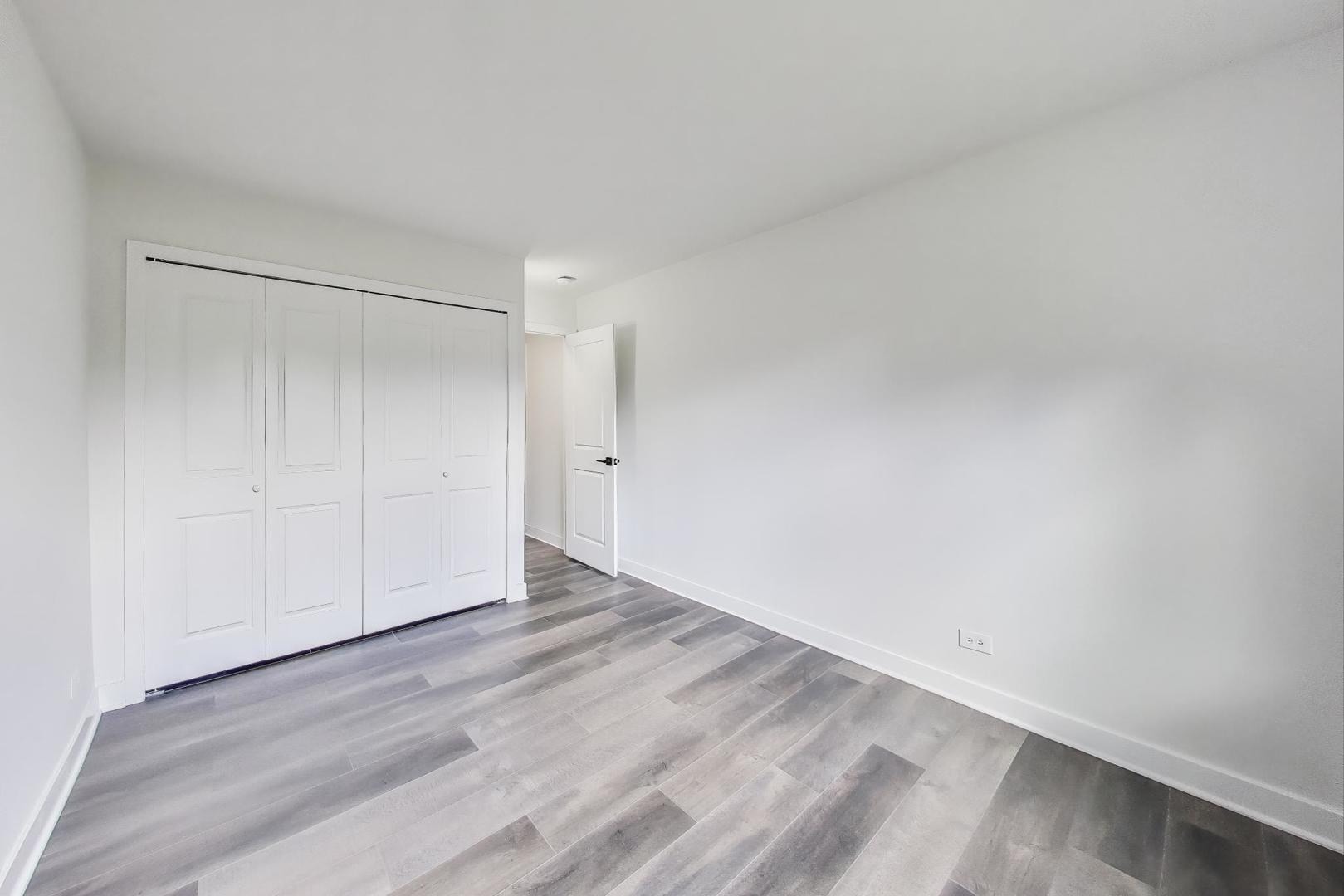 1400 N Elmhurst Road #106, Mount Prospect, IL 60056