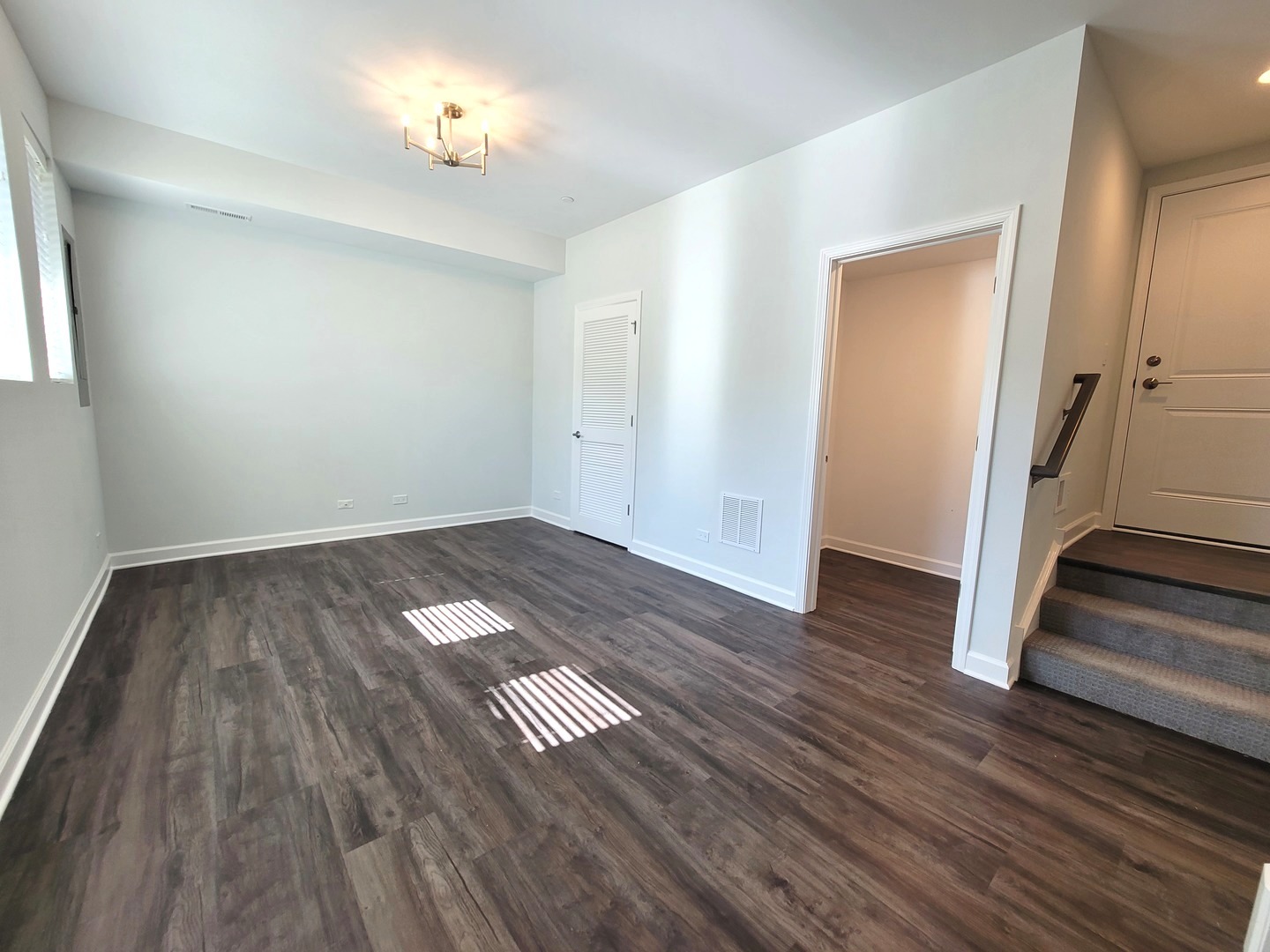 1257 Gateway Court, Northbrook, IL 60062