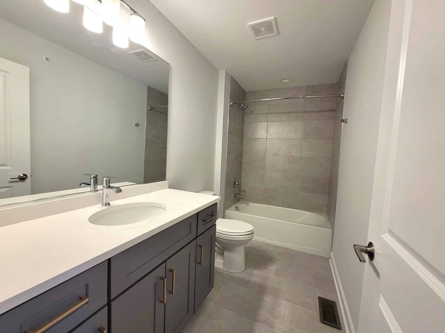 1257 Gateway Court, Northbrook, IL 60062