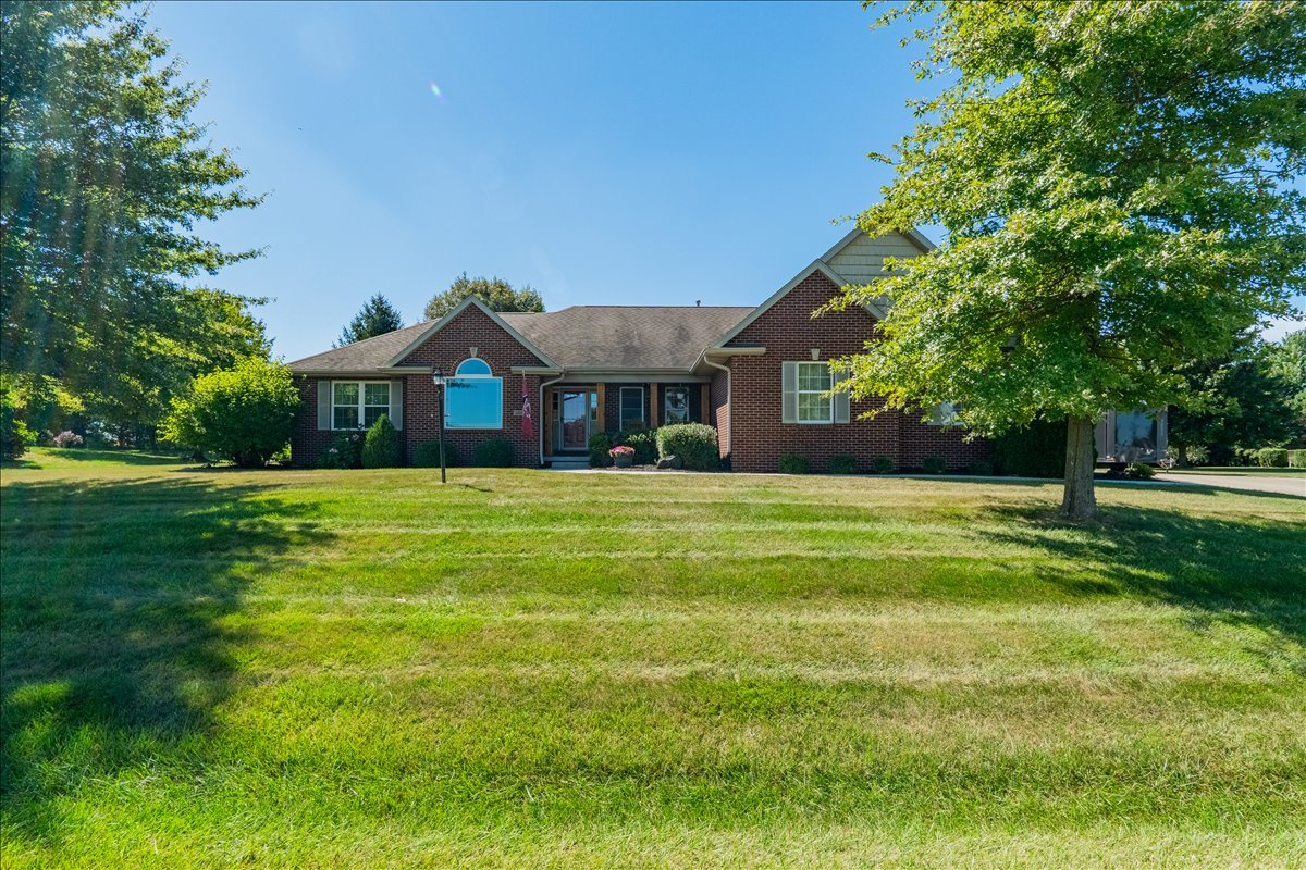 16035 Garnet Lane, Bloomington, IL 61705