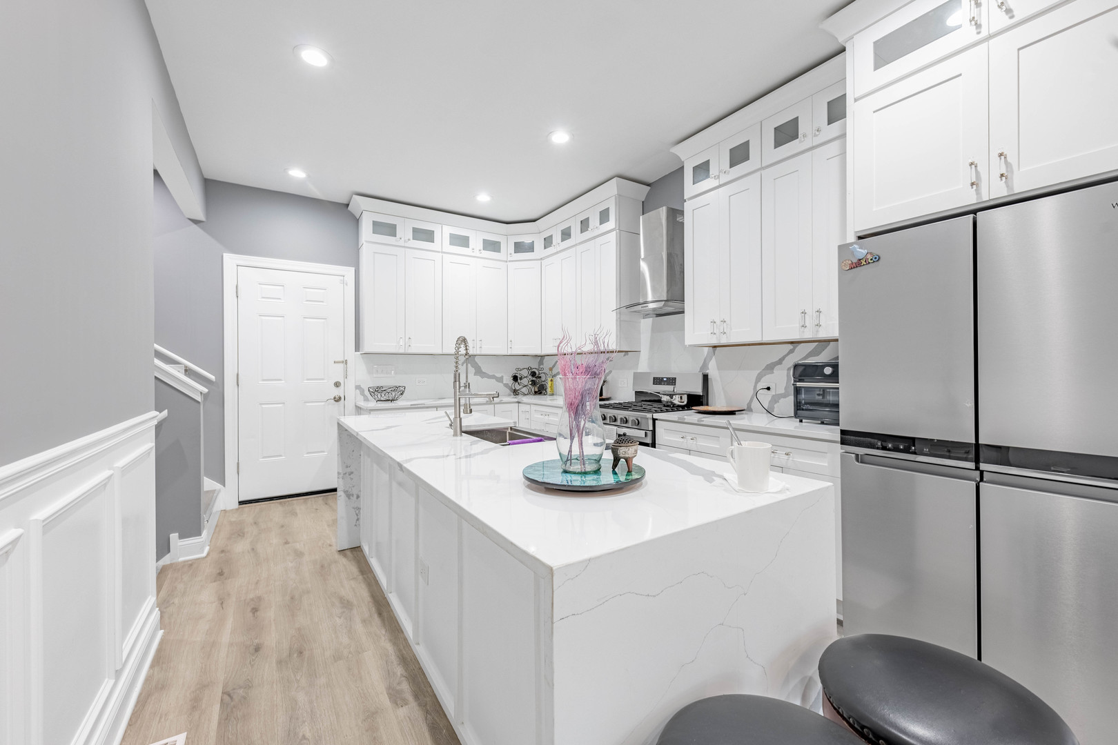 7335 S Greenwood Avenue, Chicago, IL 60619