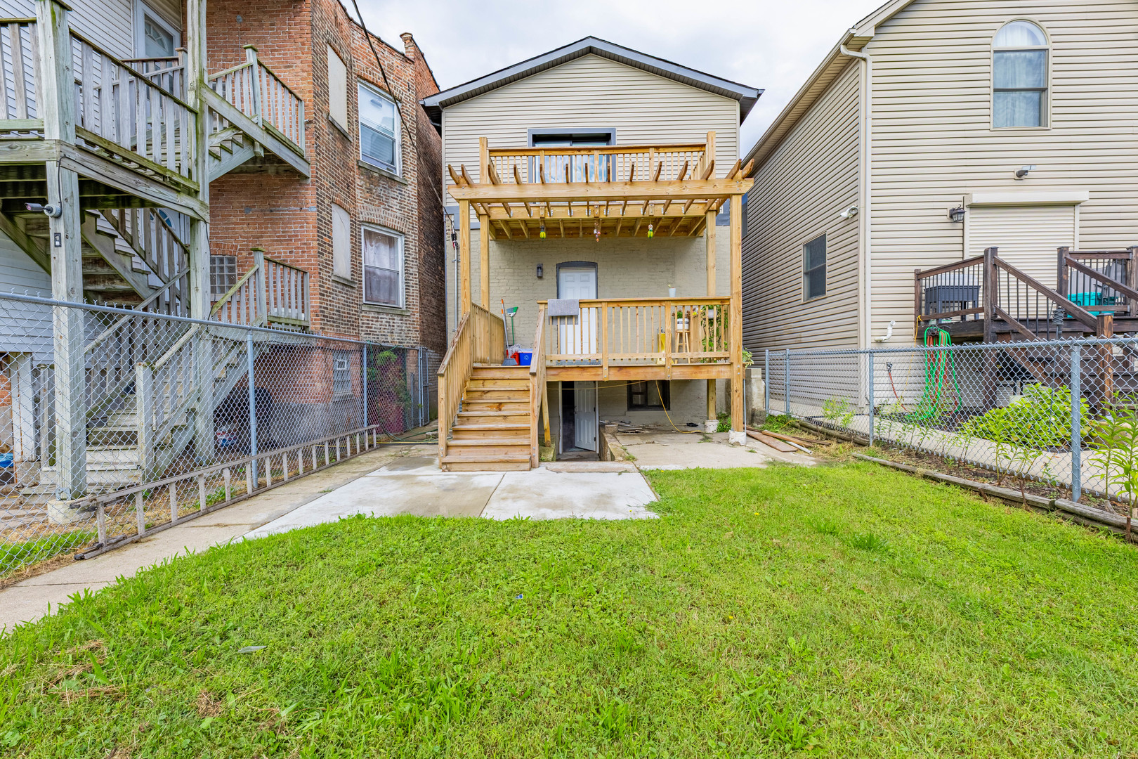 7335 S Greenwood Avenue, Chicago, IL 60619