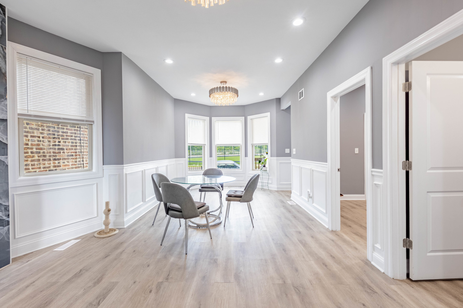 7335 S Greenwood Avenue, Chicago, IL 60619