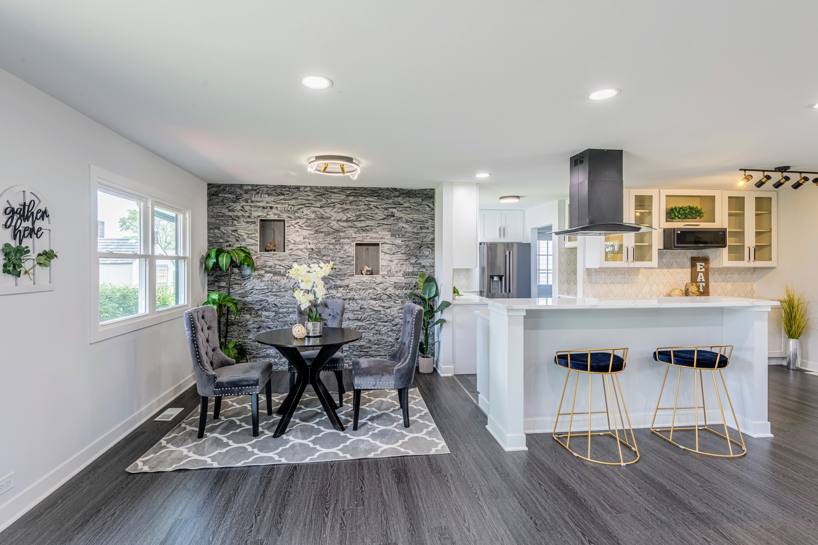 72 Braemar Drive, Elk Grove Village, IL 60007