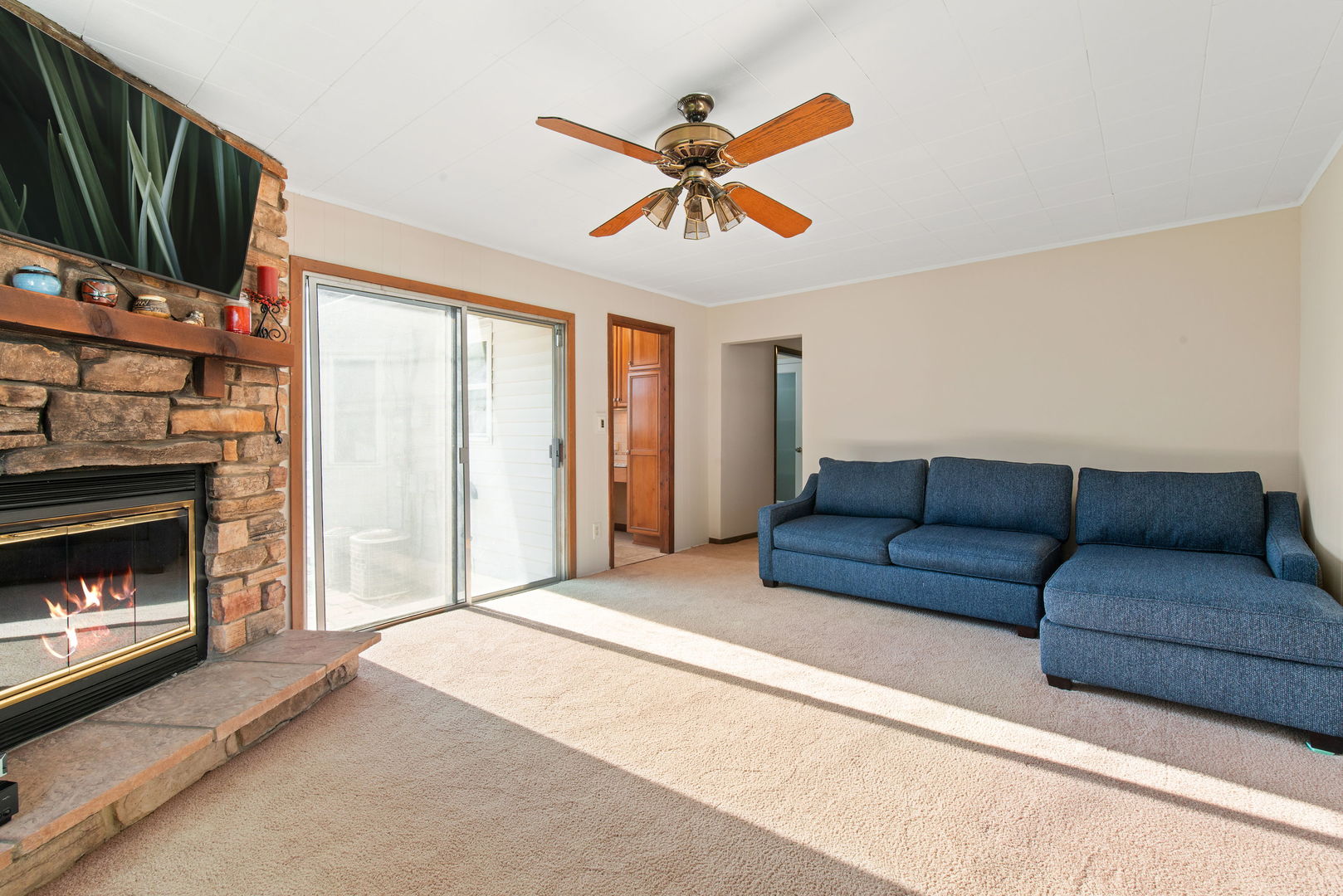 2410 Sigwalt Street, Rolling Meadows, IL 60008