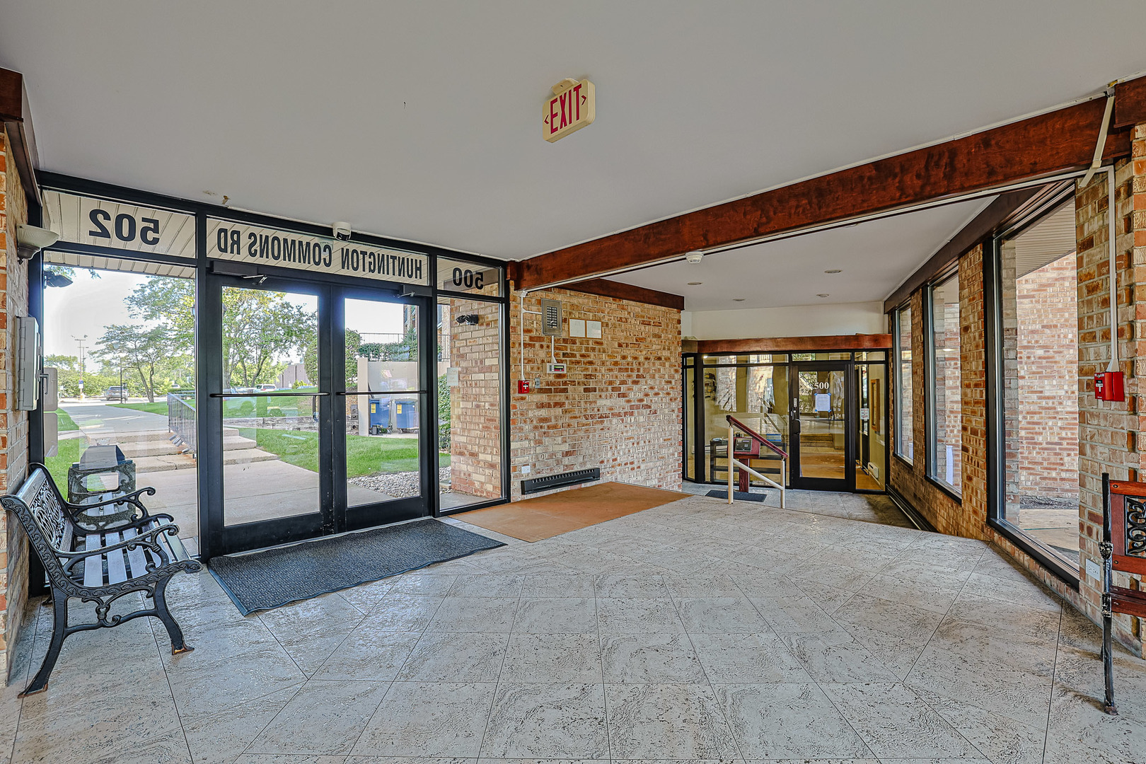 500 W Huntington Commons Road #147, Mount Prospect, IL 60056