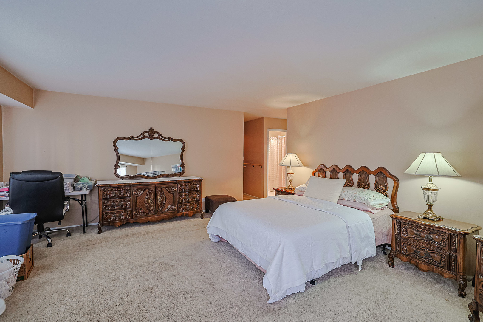 500 W Huntington Commons Road #147, Mount Prospect, IL 60056