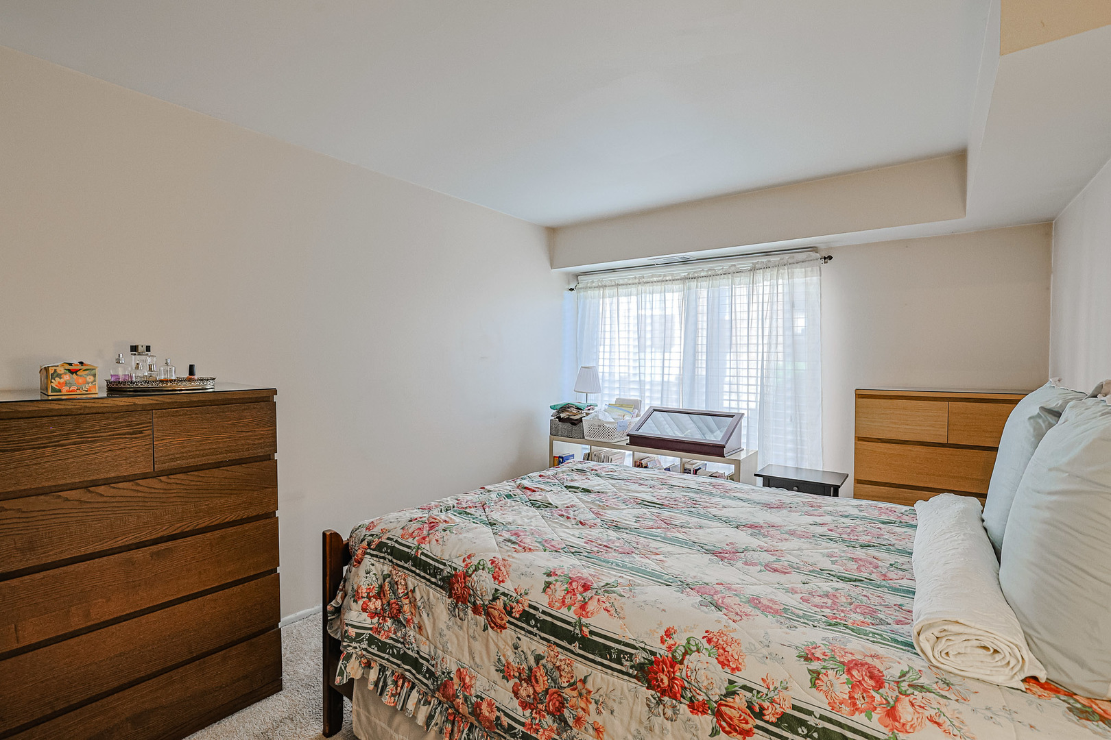 500 W Huntington Commons Road #147, Mount Prospect, IL 60056