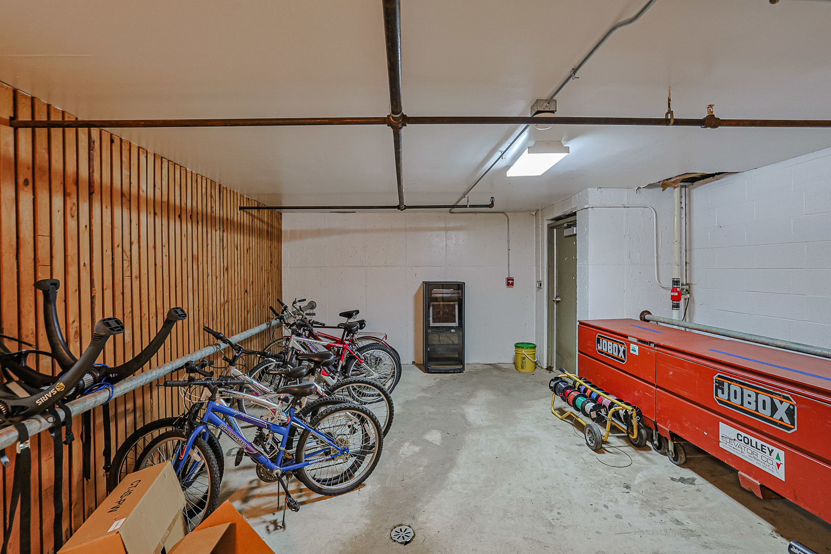 500 W Huntington Commons Road #147, Mount Prospect, IL 60056