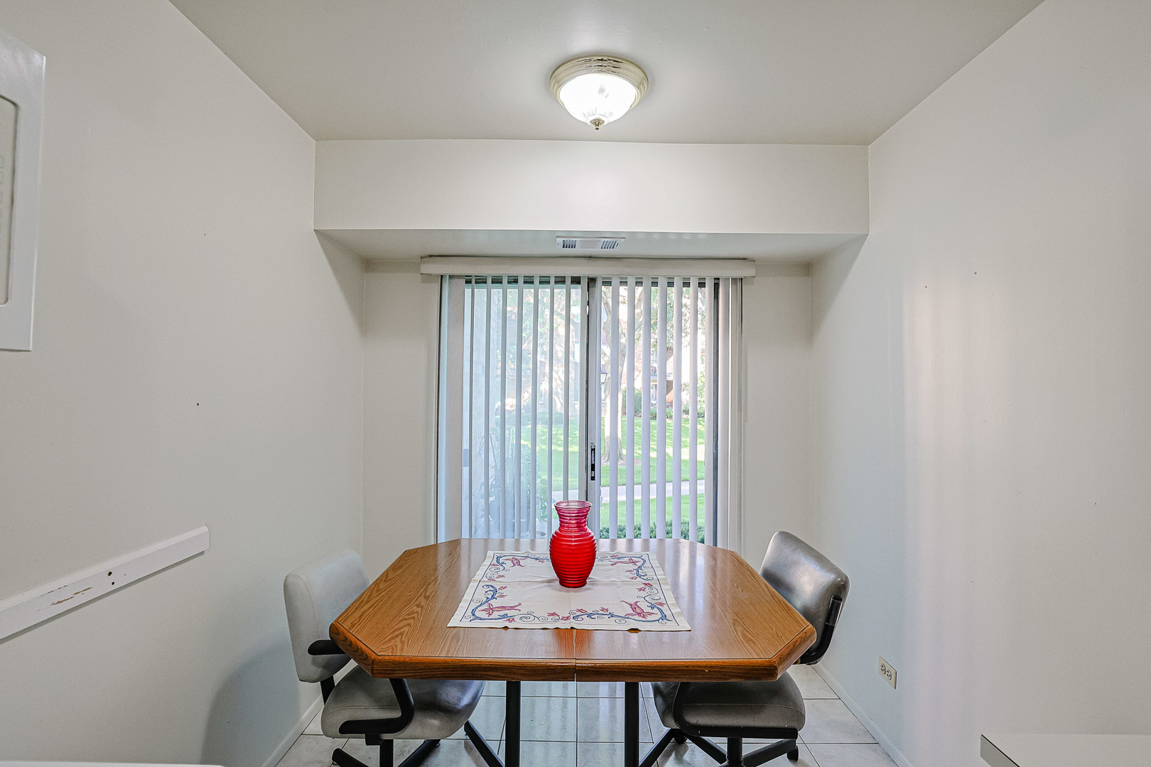 500 W Huntington Commons Road #147, Mount Prospect, IL 60056