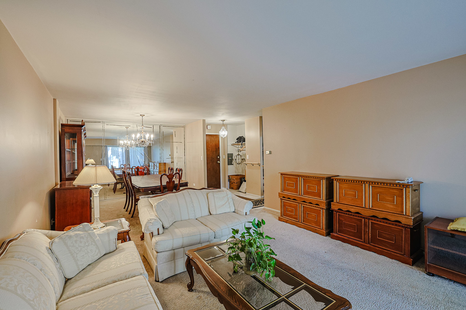 500 W Huntington Commons Road #147, Mount Prospect, IL 60056