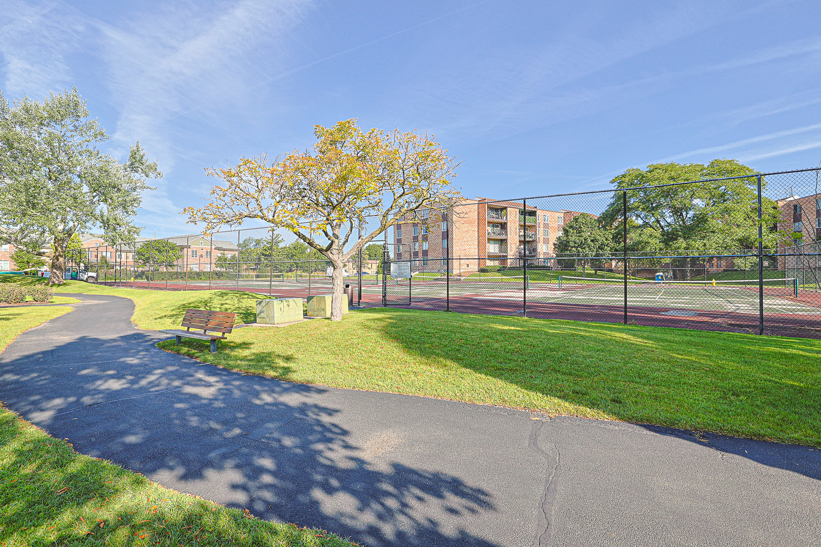 500 W Huntington Commons Road #147, Mount Prospect, IL 60056