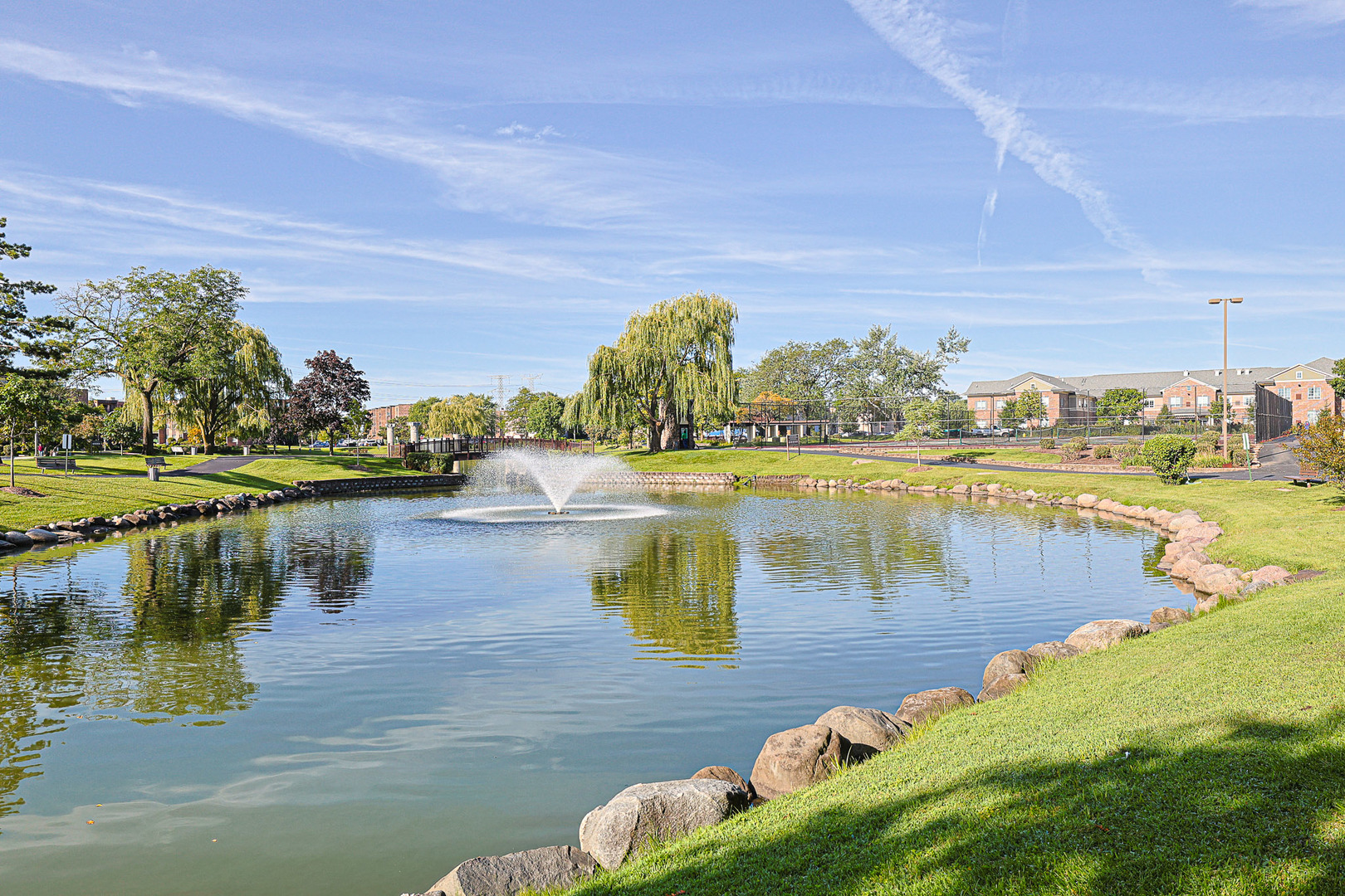 500 W Huntington Commons Road #147, Mount Prospect, IL 60056