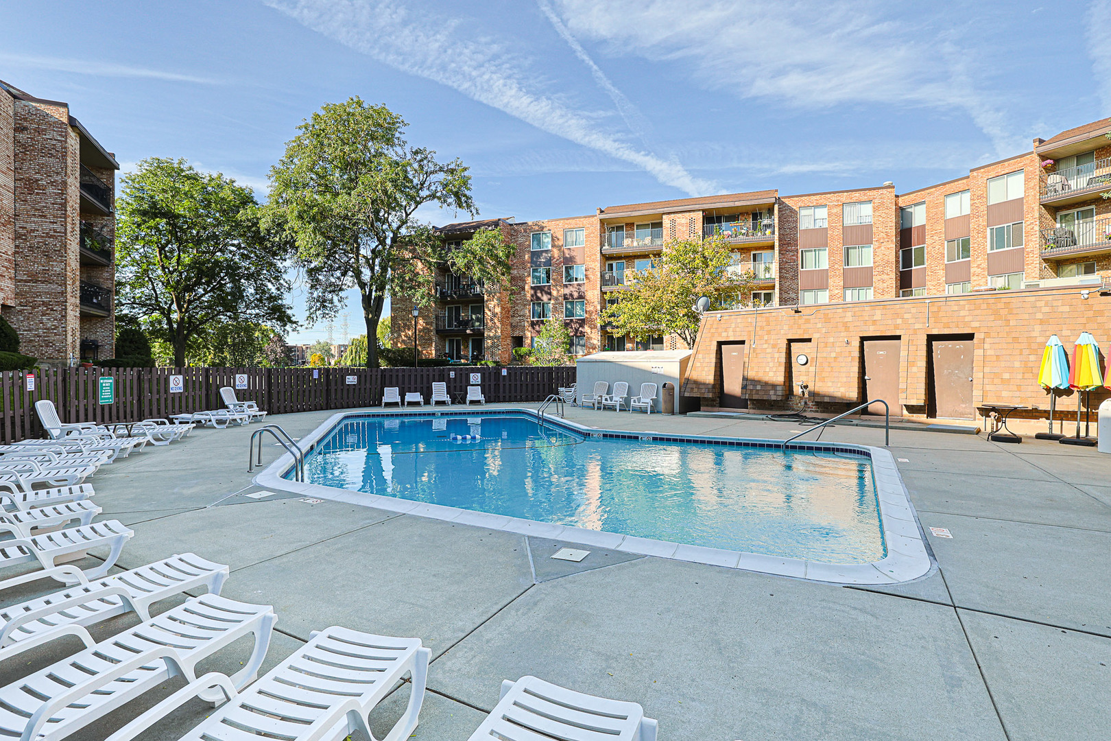 500 W Huntington Commons Road #147, Mount Prospect, IL 60056