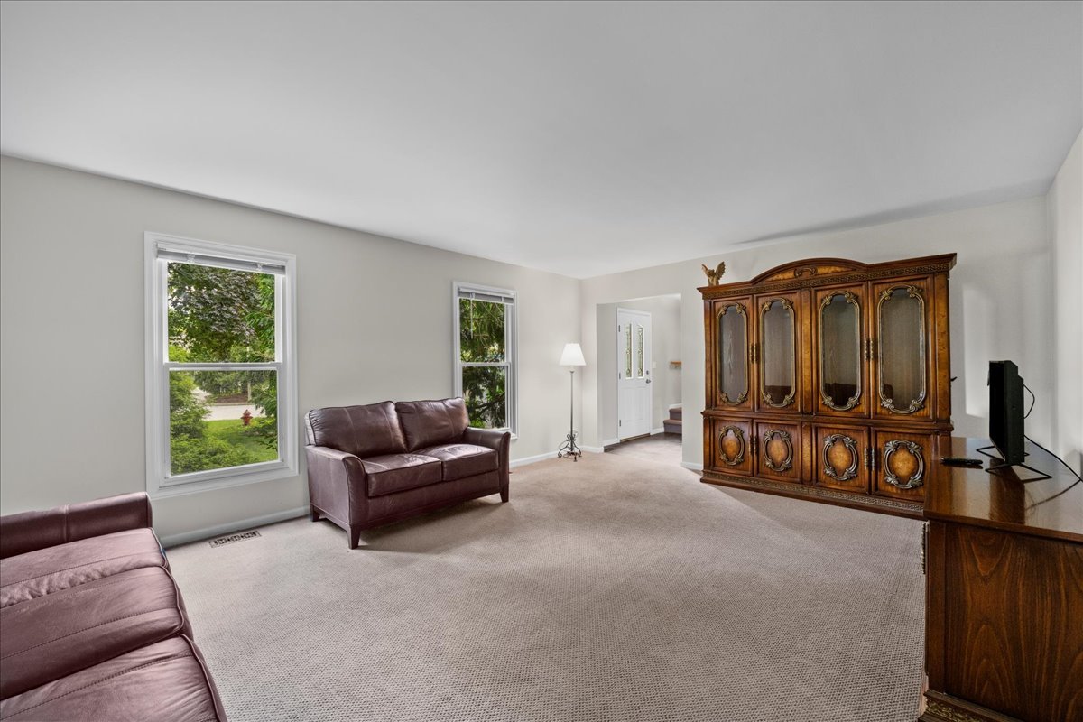 1554 Deer Run, Gurnee, IL 60031