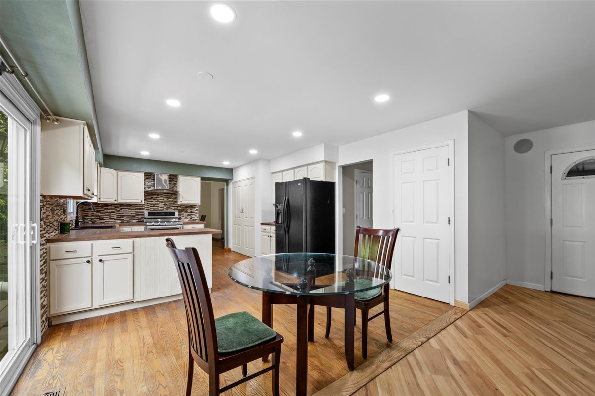 1554 Deer Run, Gurnee, IL 60031