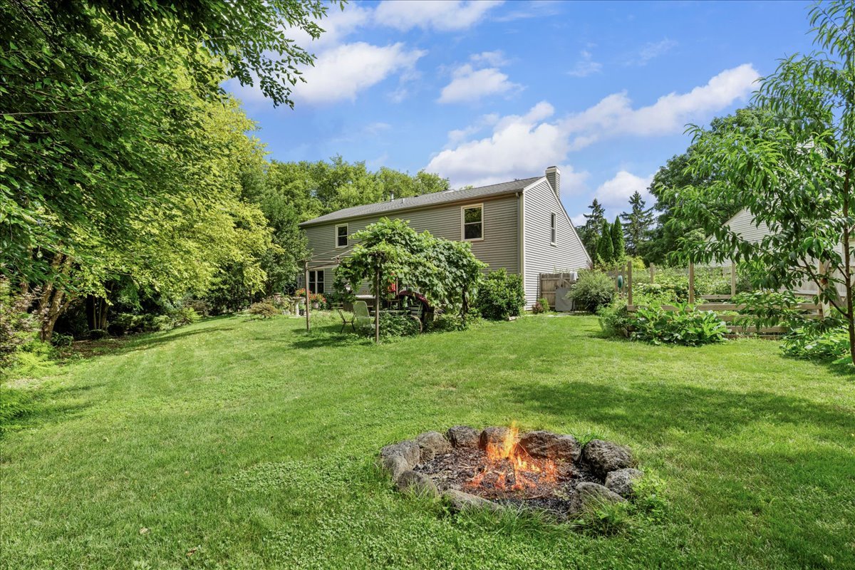 1554 Deer Run, Gurnee, IL 60031