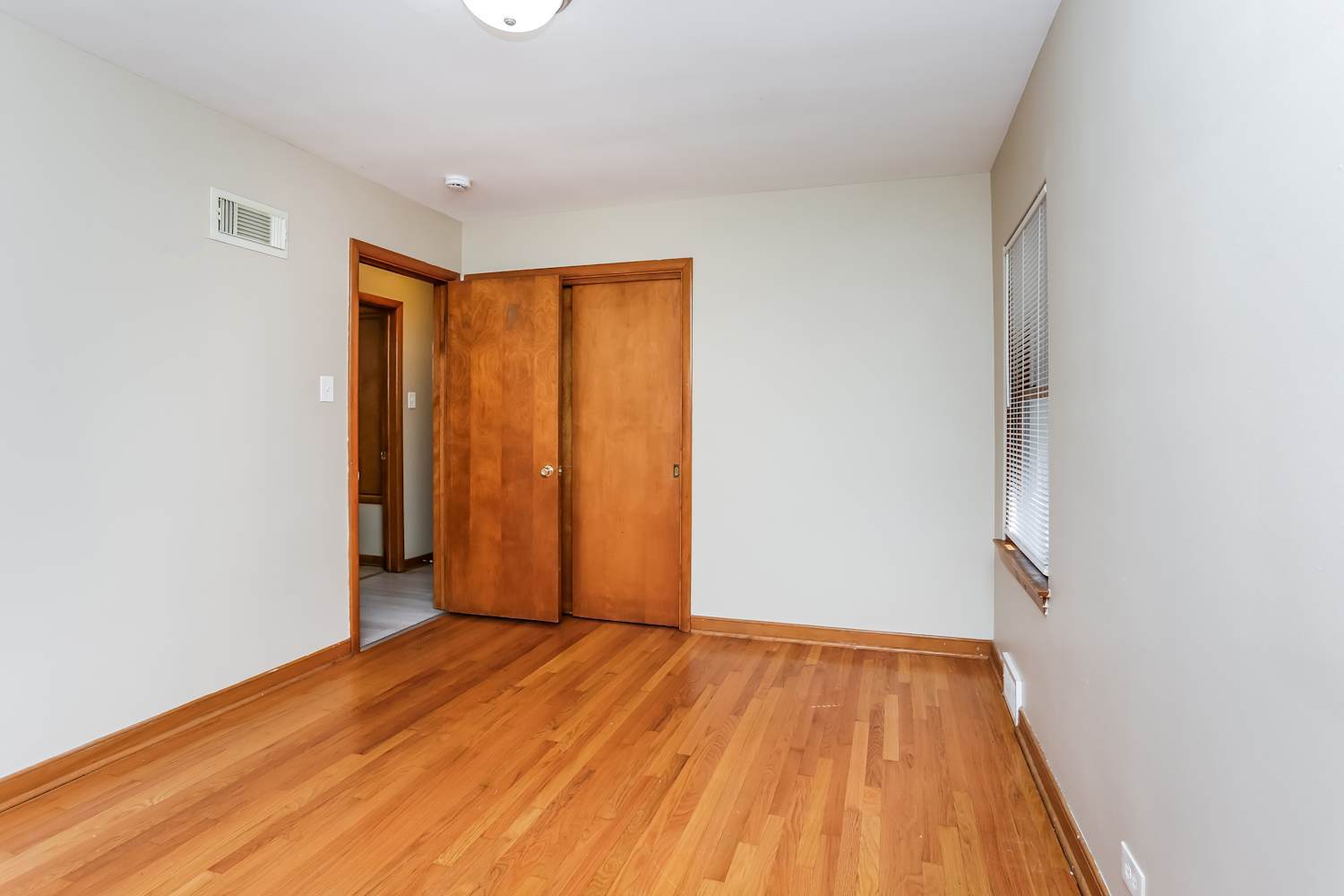 9006 W 22nd Place, North Riverside, IL 60546