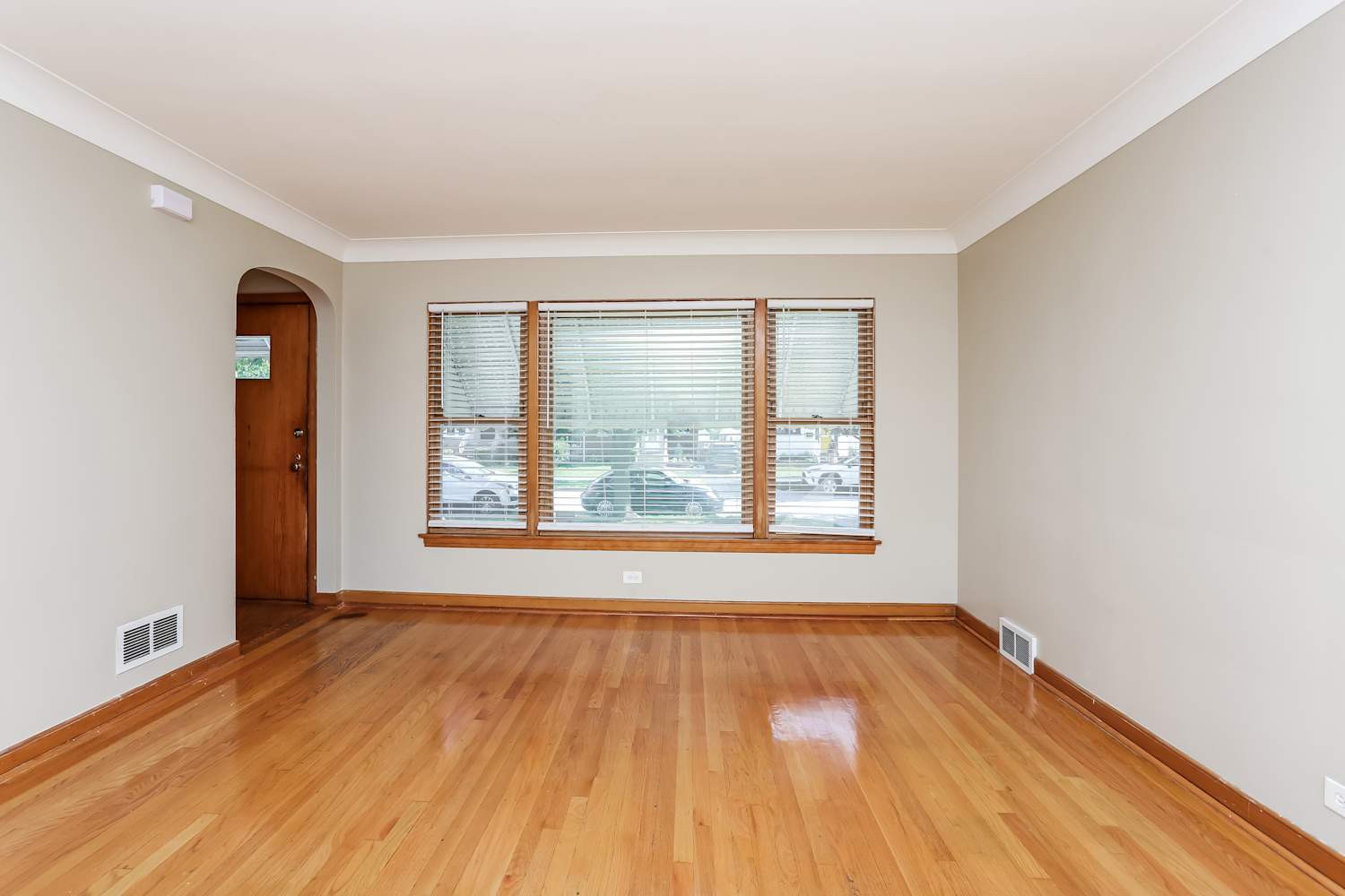 9006 W 22nd Place, North Riverside, IL 60546
