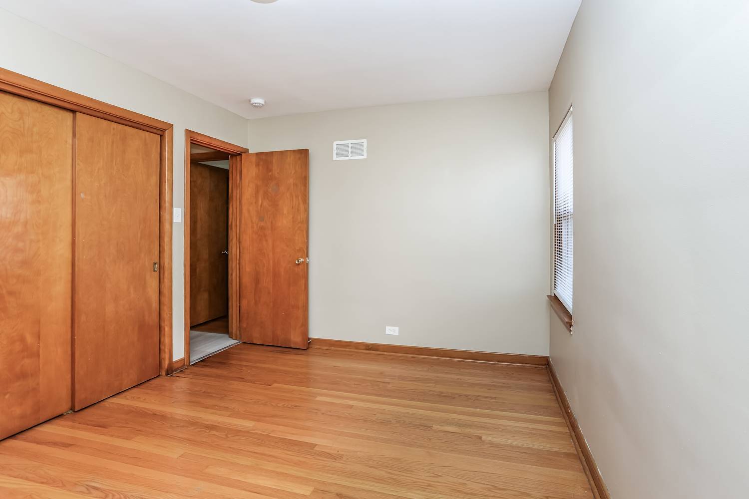 9006 W 22nd Place, North Riverside, IL 60546
