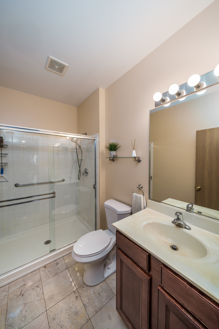 479 W Butterfield Lane, Round Lake, IL 60073