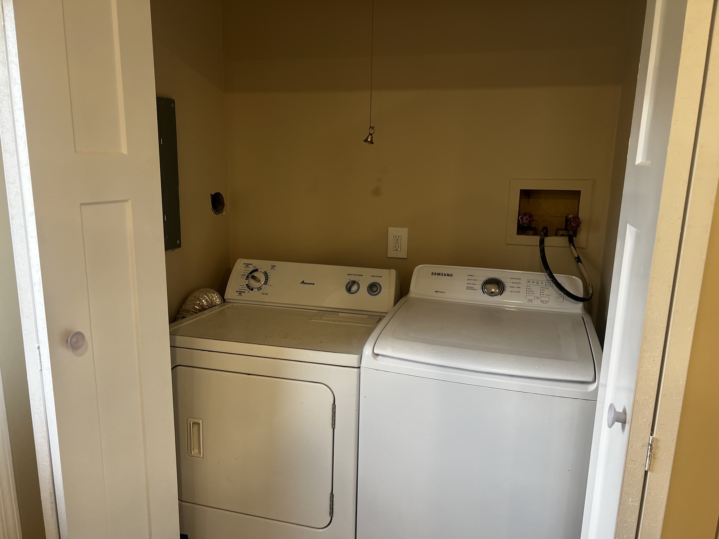 705 Amanda Avenue #707, McHenry, IL 60051