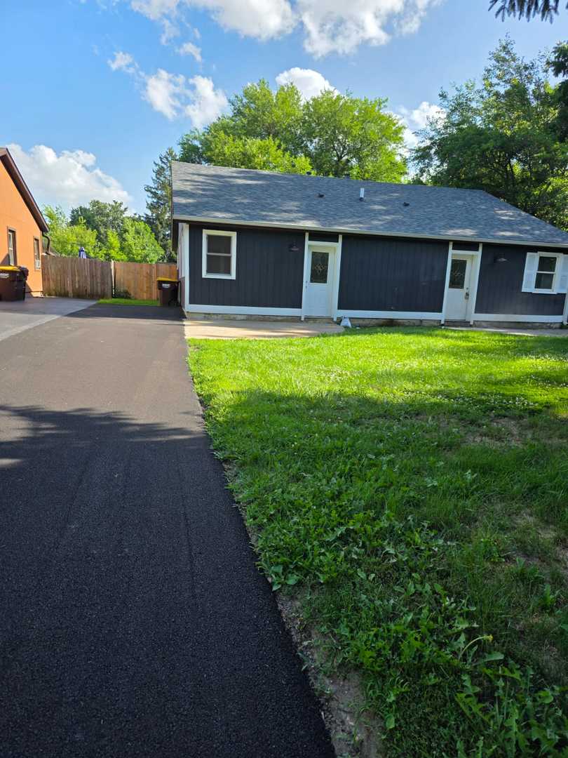 705 Amanda Avenue #707, McHenry, IL 60051