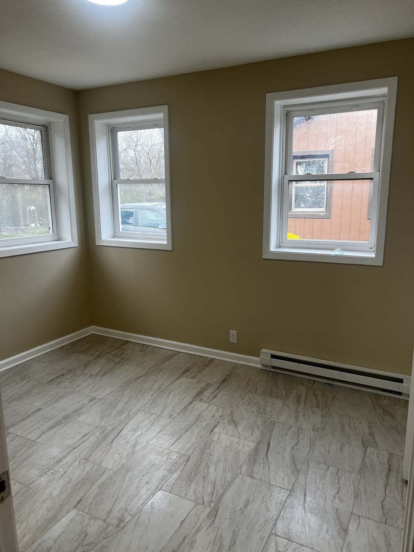 705 Amanda Avenue #707, McHenry, IL 60051