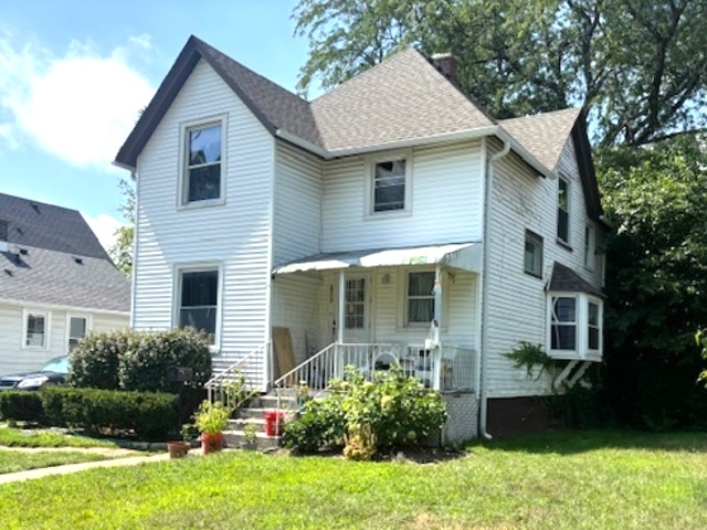 2712 Elizabeth Avenue, Zion, IL 60099