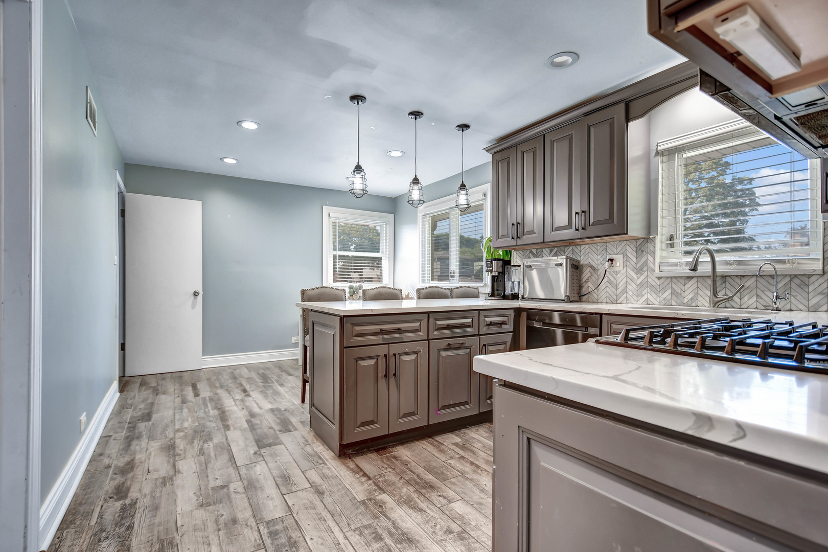 5700 S Monitor Avenue, Chicago, IL 60638